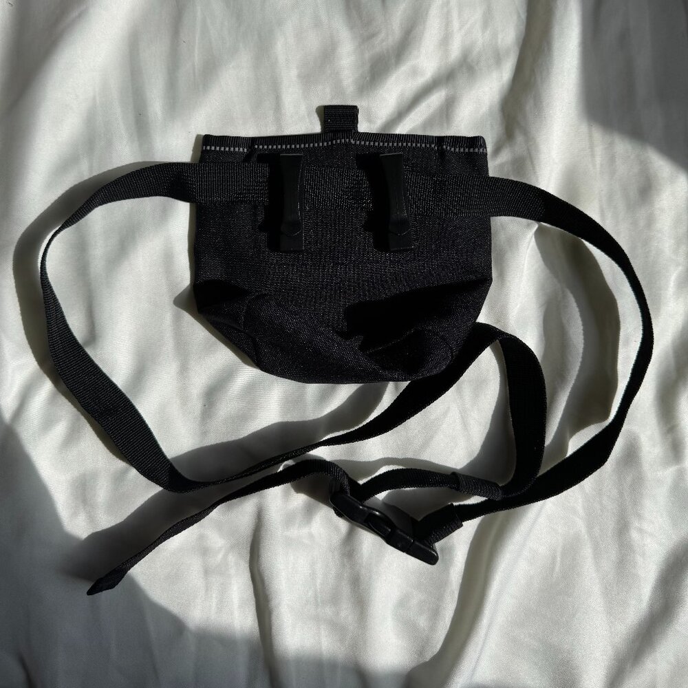 EUC eBasics Dog Treat Pouch for Training, Snack Reward Pouch, Black, Waist Belt - Picture 7 of 14